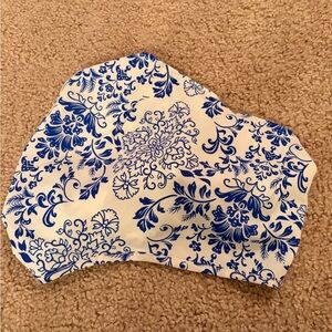 SHEIN Blue and White Floral Fabric